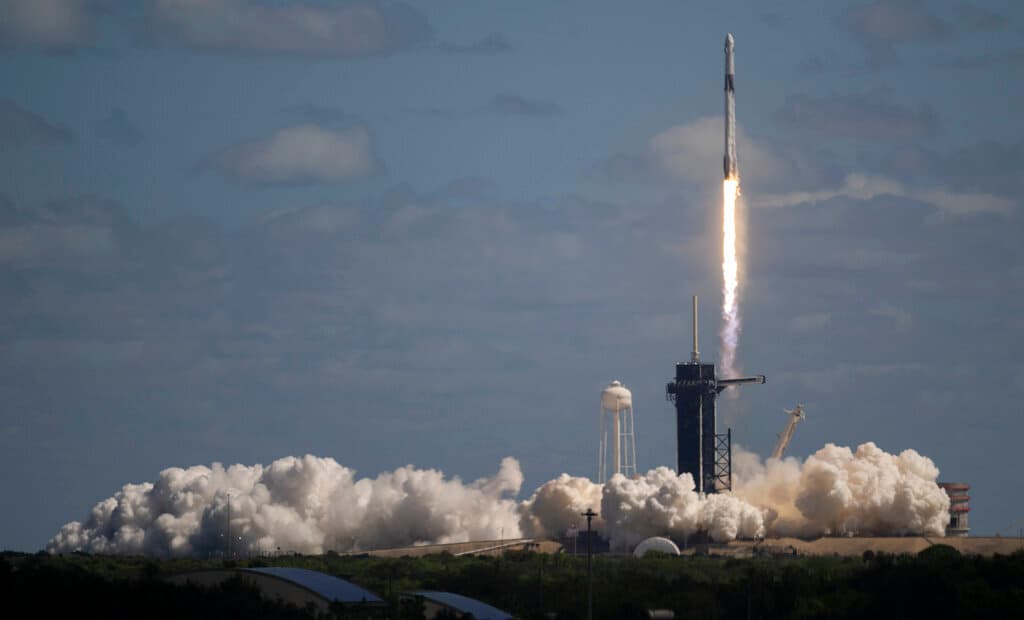 Imágenes del lanzamiento de la misión Crew-5 de SpaceX en Cabo Cañaveral, en Florida Central.