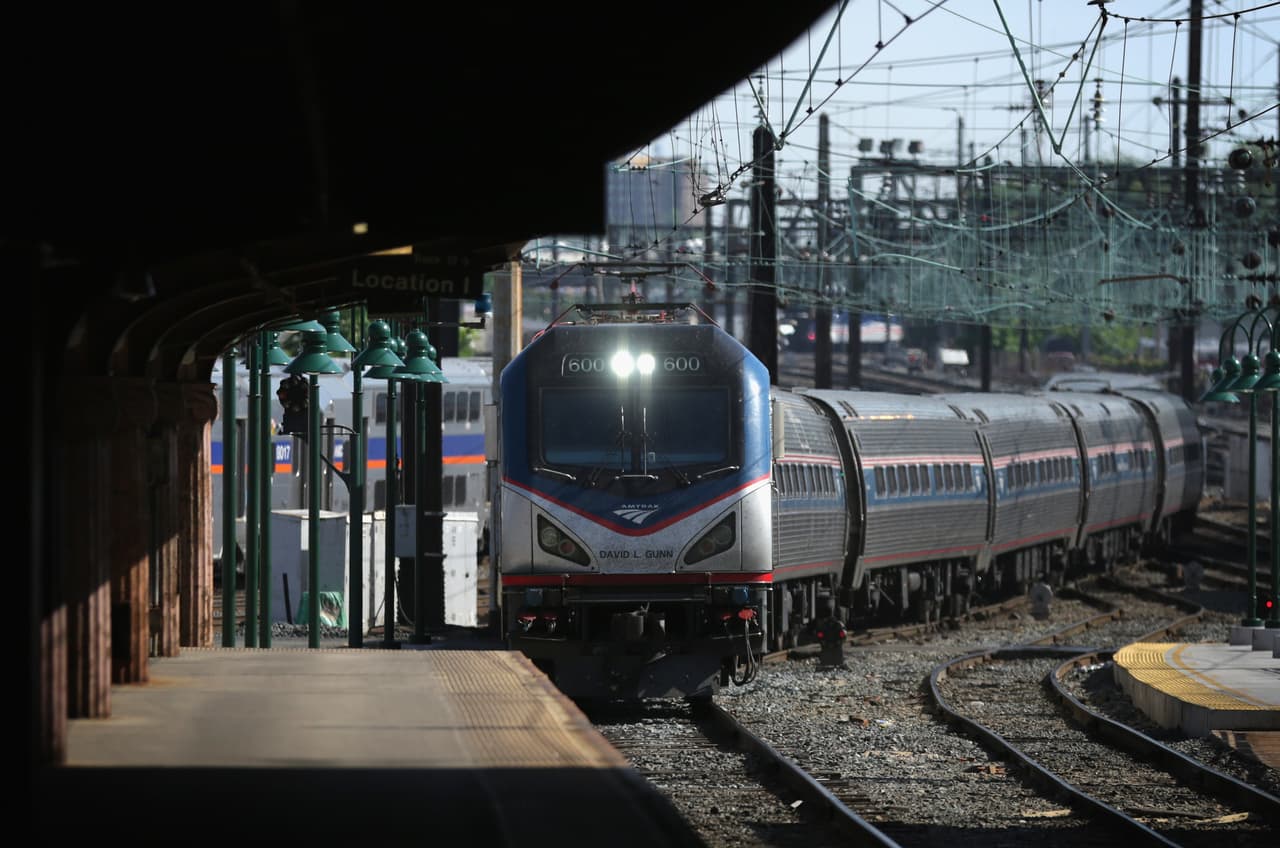 Restablecen línea ferroviaria de Amtrak entre Bakersfield y Sacramento