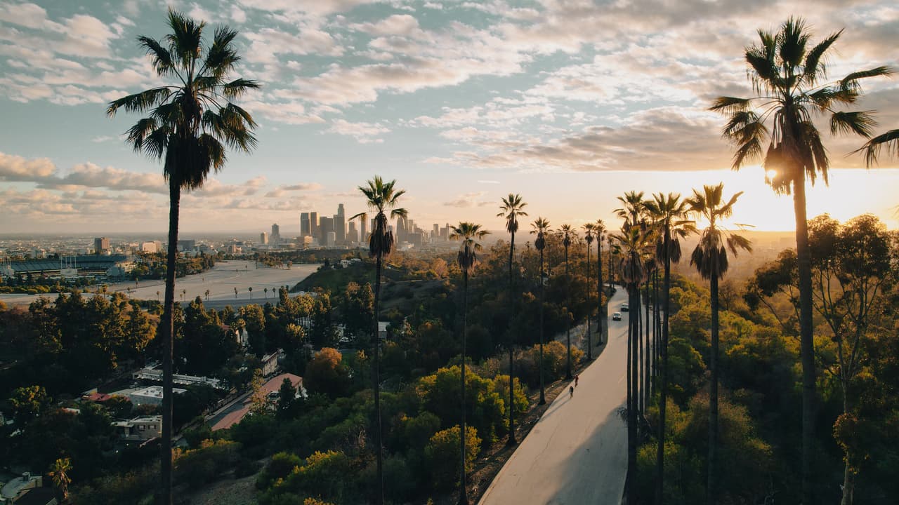 <h3 class="cms-H3-H3">3. California</h3>
<br>
<br>El Departamento de Relaciones Industriales de California informó que el salario mínimo en el estado más poblado del país aumentará de $15 a $15.50 por hora durante el próximo año.
<br>