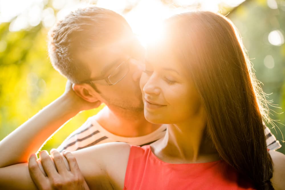 Venus se asocia con la armonía, el amor, las relaciones y las emociones. En el caso de la armonía promueve una búsqueda constante de ésta a través de cualquier medio: en las relaciones humanas, en el amor, las artes...