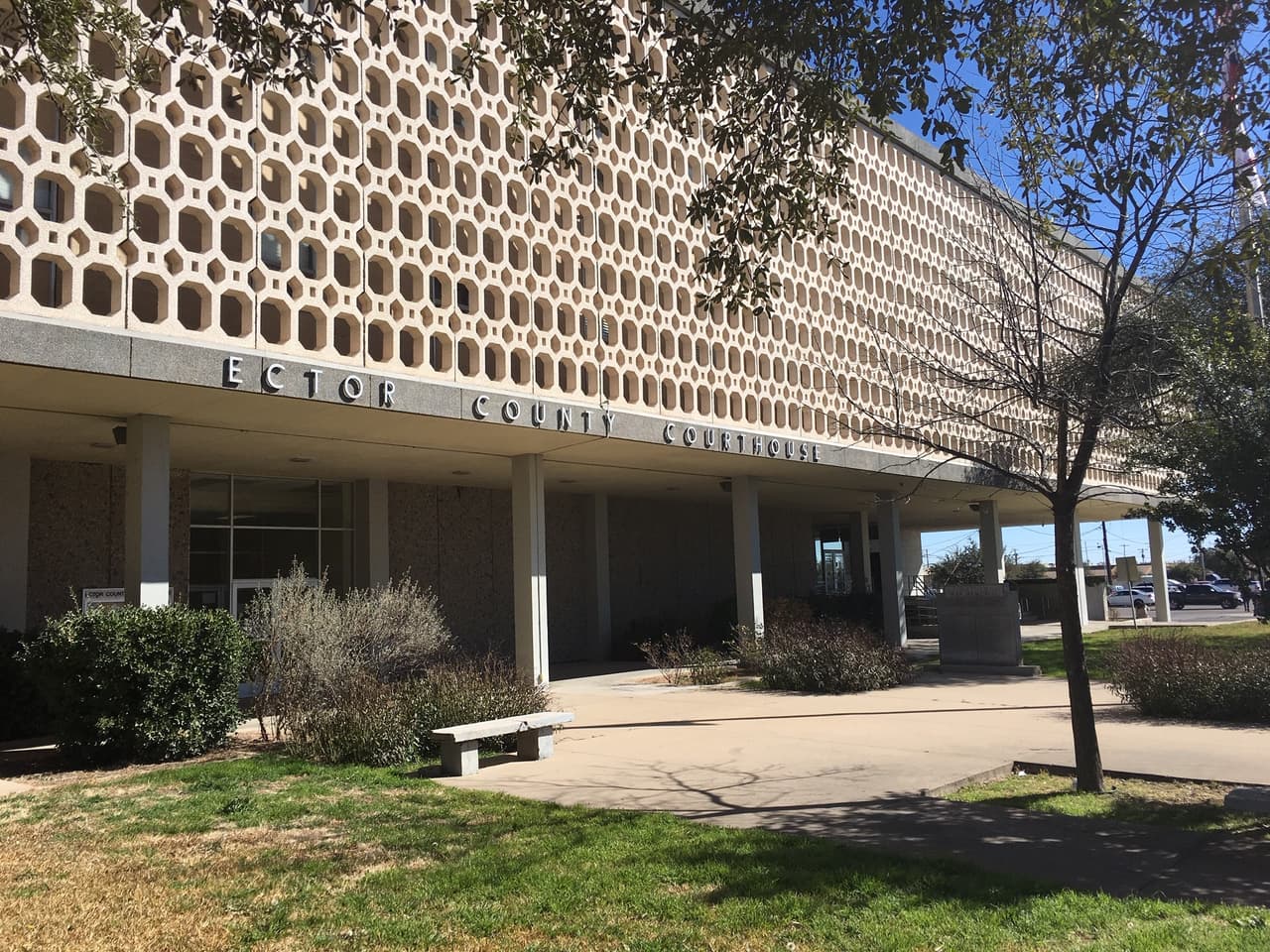 La Corte del condado de Ector en Odessa, Texas, donde finalmente se reconoció la adopción de Michael en 2003.