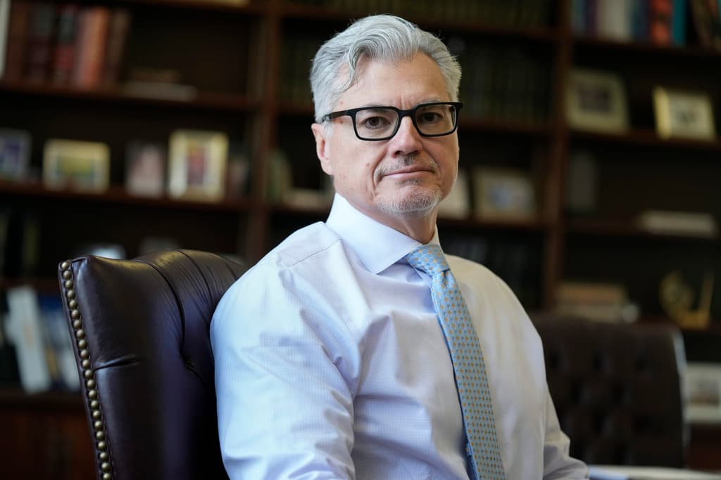 Juan Merchán: el juez de origen colombiano al frente del juicio a Trump por el caso de los sobornos a Stormy Daniels