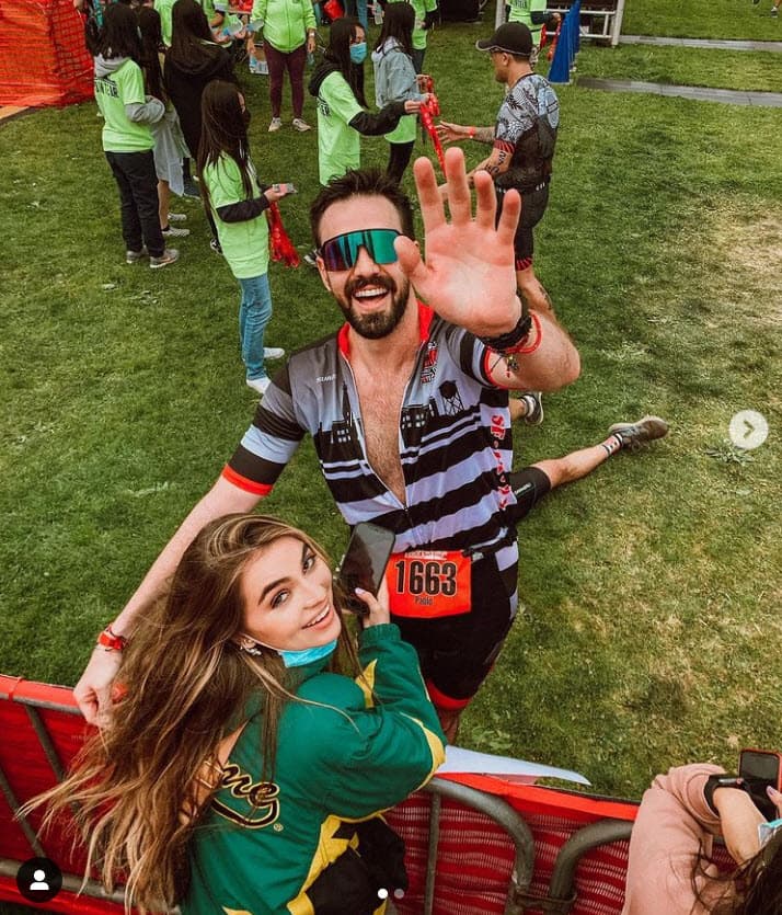 De hecho, el pasado fin de semana, la actriz apoyó a su novio en una competencia de triatlón en la que él participó en California: "Se me llenaron los ojos de lágrimas y 
<b><a href="https://www.instagram.com/p/CSnmr9WHy9G/" target="_blank">no pude sentir más que mucho orgullo</a></b>, respeto y admiración por ti amor, por tu disciplina, tu determinación, tus ganas y sobre todo tu valentía", escribió Sofía Castro en Instagram.