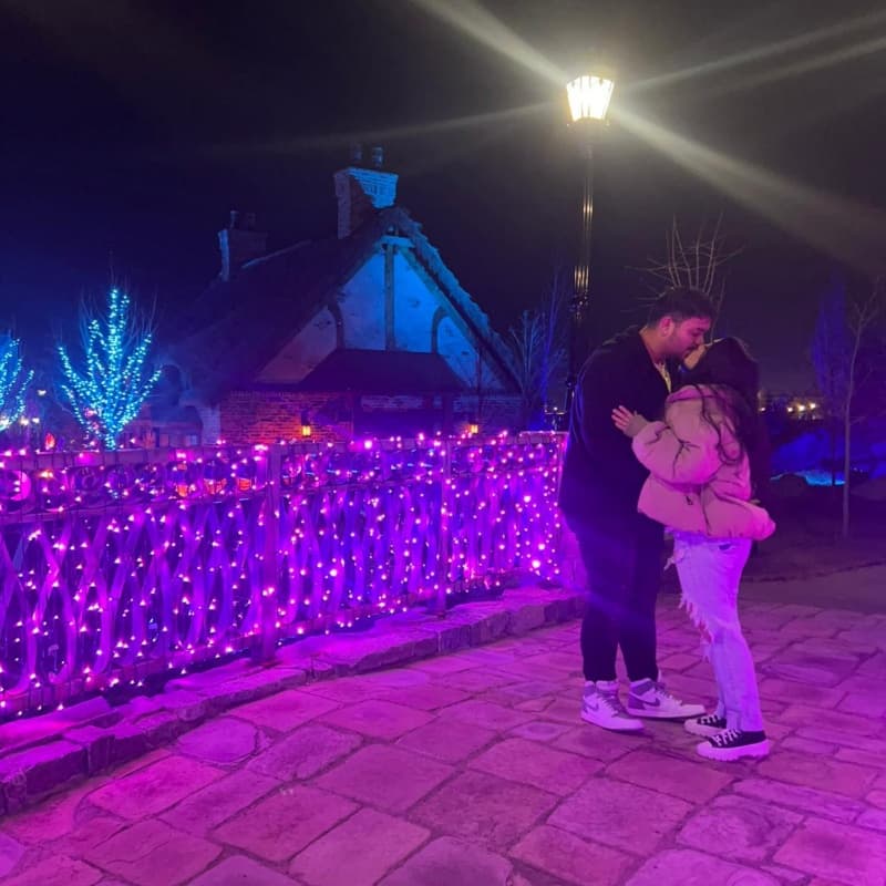 Daisy y Jonathan tenían 8 años juntos, Sara Muñoz fue quien los presentó y a los 17 años, ella quedó embarazada. "Desde ese entonces fueron inseparables".