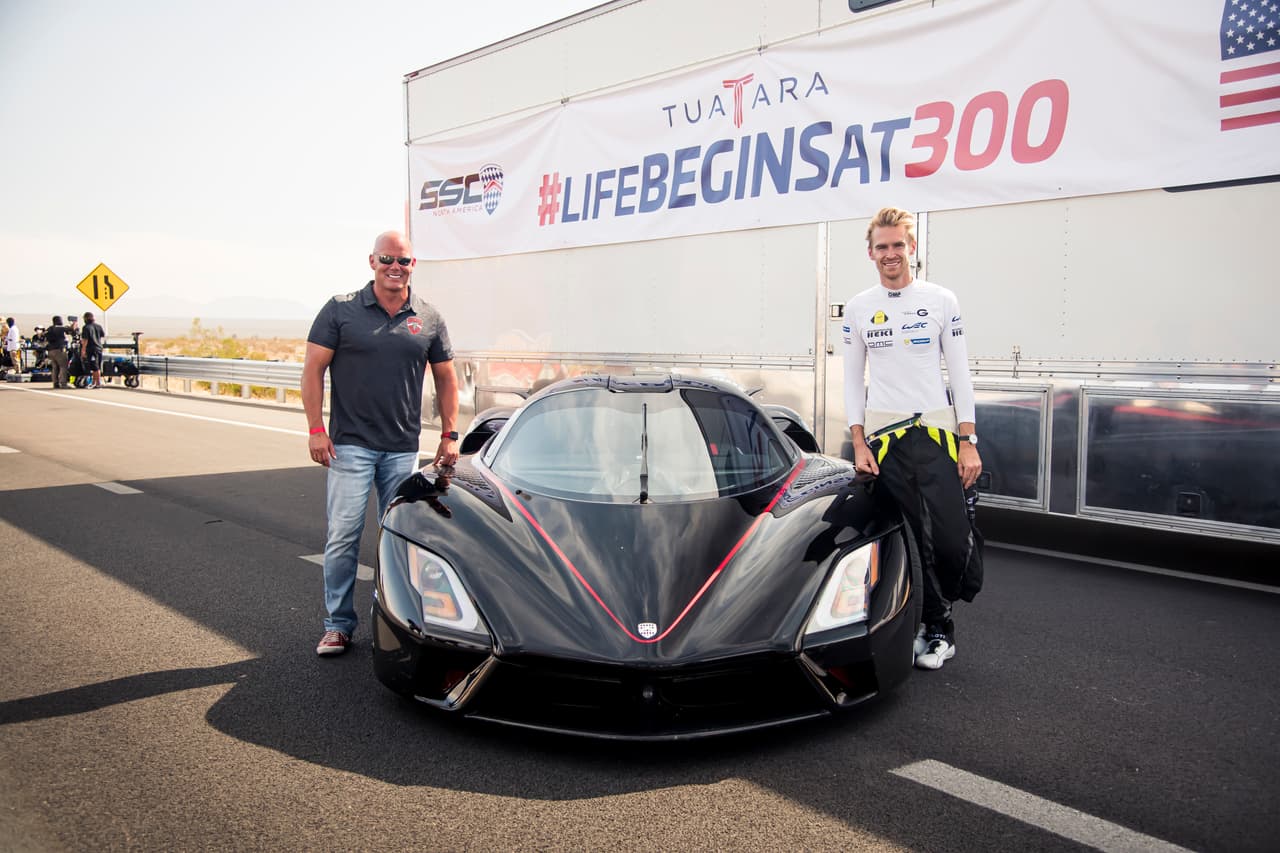 SSC Tuatara, el carro de producción más rápido del mundo con un registro de 316.11 mph (508.73 km/h).