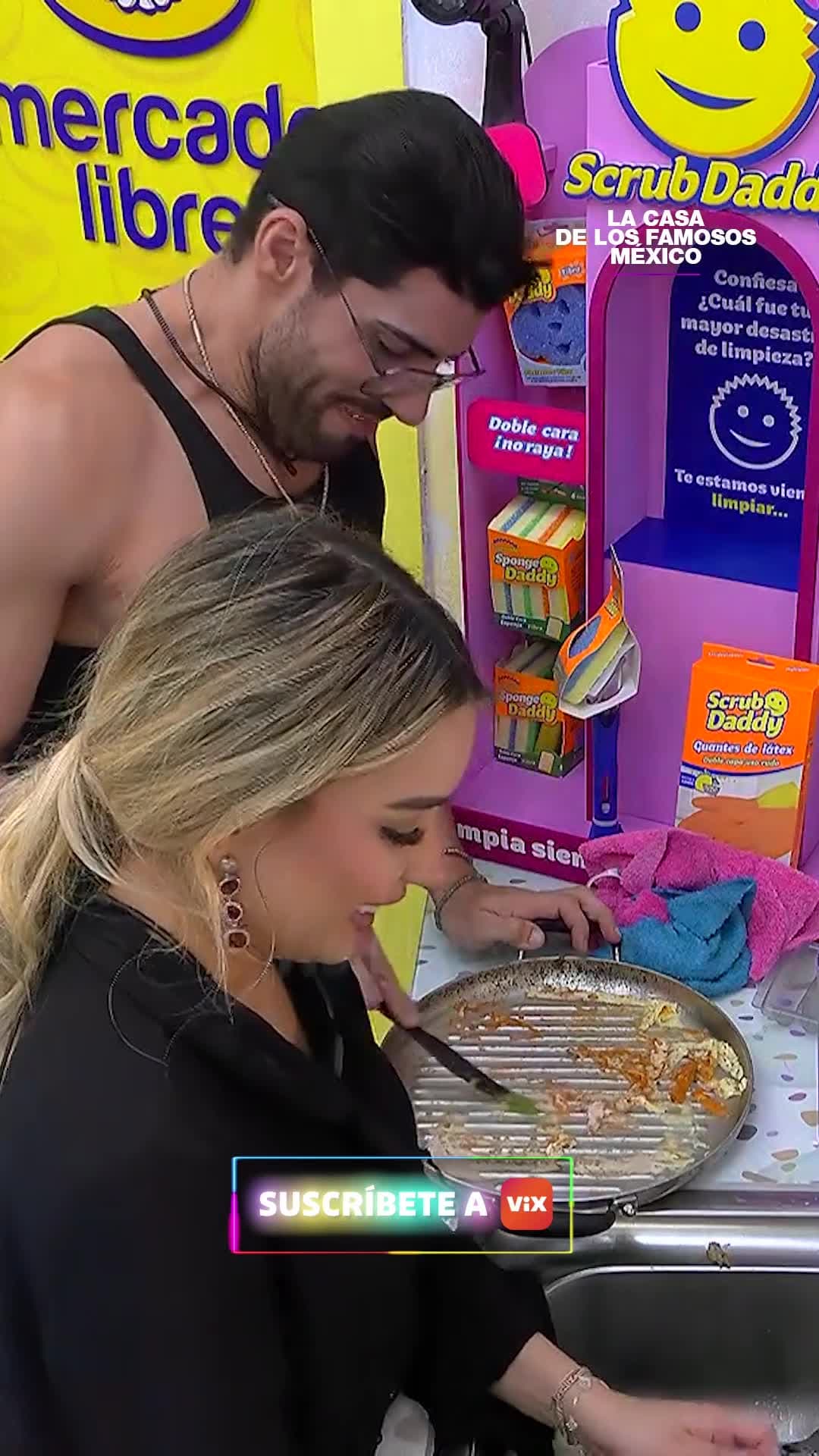 Masad bromea con Brianda pidiéndole un beso