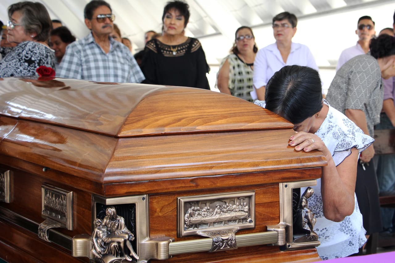 <a href="https://www.univision.com/noticias/asesinatos/matan-a-balazos-a-juan-carlos-huerta-el-cuarto-periodista-mexicano-asesinado-en-2018"><u>Juan Carlos Huerta, un periodista de radio y televisión</u></a>
<u> </u>del sureño estado mexicano de Tabasco, fue asesinado el 15 de mayo de 2018 en Villahermosa, Tabasco. Desde 2000, más de un centenar de comunicadores han sido asesinados en México por razones vinculadas al ejercicio de su profesión.