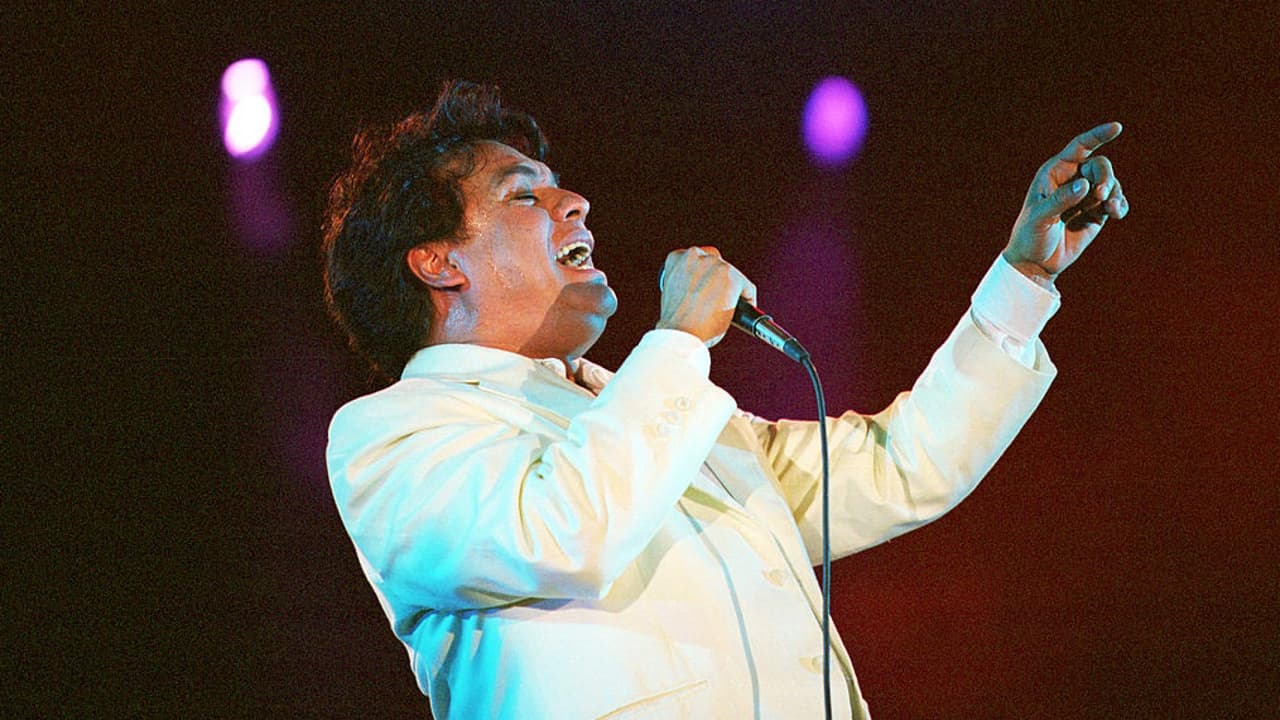 El gobierno mexicano espió a Juan Gabriel durante dos décadas: ¿qué buscaban?