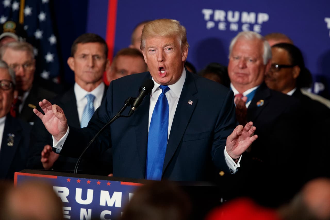 El candidato presidencial republicano Donald Trump pronuncia un discurso durante un acto de campaña en el Hotel Internacional Trump en Washington, el viernes 16 de septiembre de 2016. (AP Foto/ Evan Vucci)