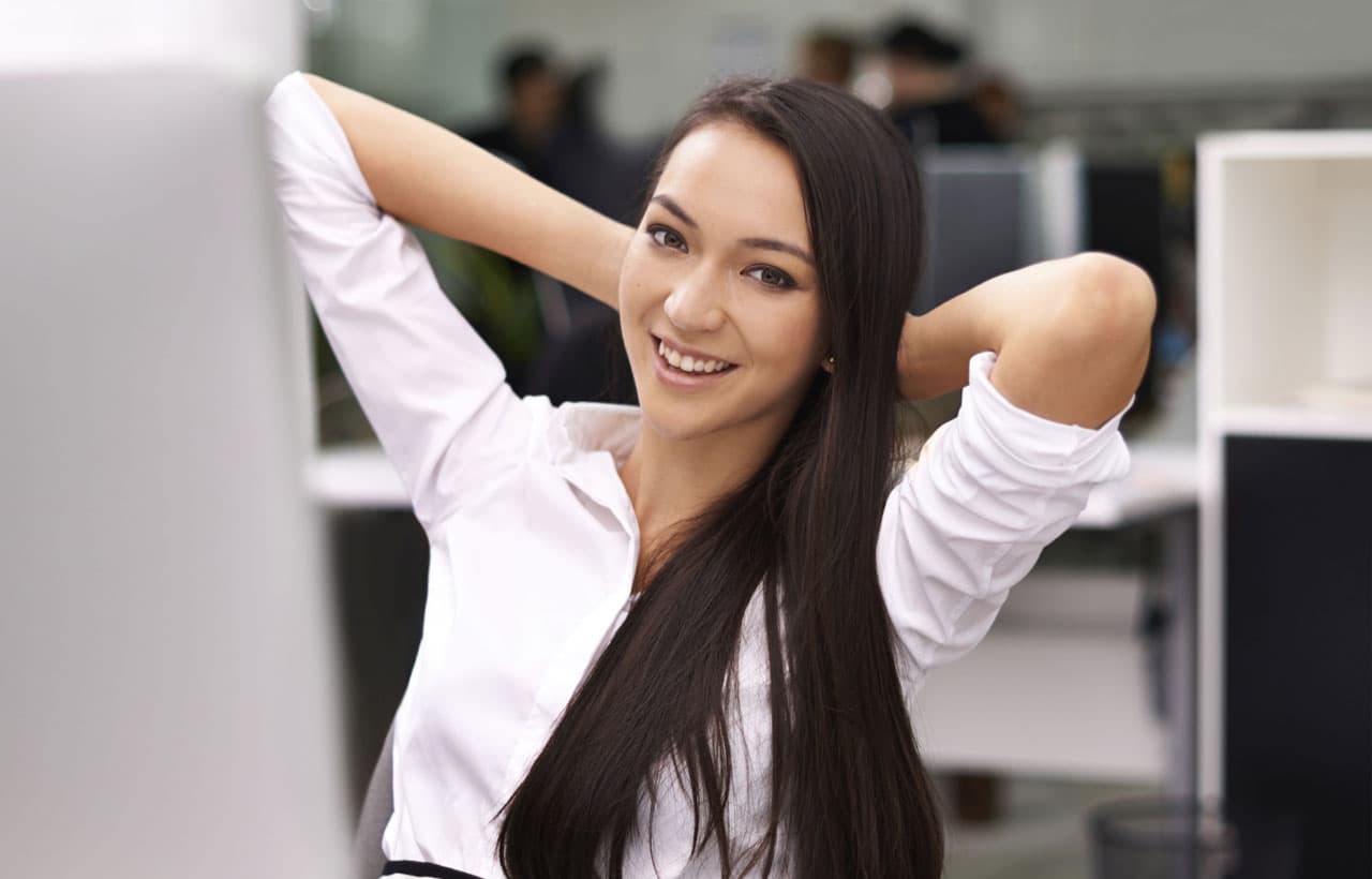 Te recomendamos usar este color: si vas a hacer un examen, tienes una reunión formal o entrevista de trabajo; por otro lado, evítalo si sales de fiesta.