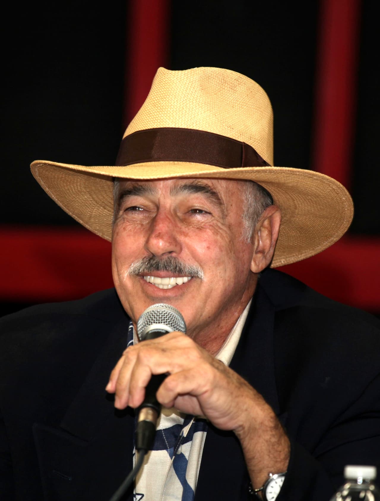 "Dice que la más chiquita de sus propiedades vale más que las mías, 
<b><a href="https://www.youtube.com/watch?v=nceAcob75uk&t=17s" target="_blank">está pend…</a></b>", mencionó García en una entrevista para Paola Villalobos publicada en el canal de YouTube '360 digital'.
<br>