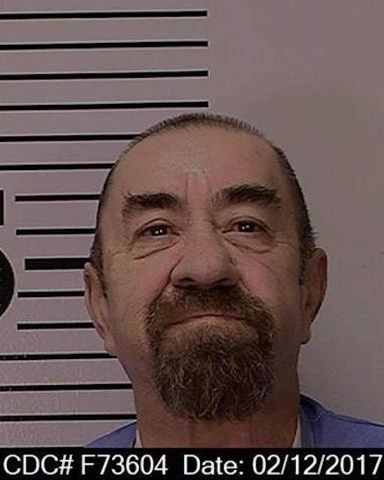 Joseph Safarino Córdova, de 75 años, murió en la prisión de San Quintín el 1 de julio. La causa de su muerte no ha sido determinada, pero sin señales de trauma, todo indica que murió debido a una infección de coronavirus. Córdova fue condenado a muerte en 2007 por la violación y homicidio de una niña de 8 años en San Pablo.