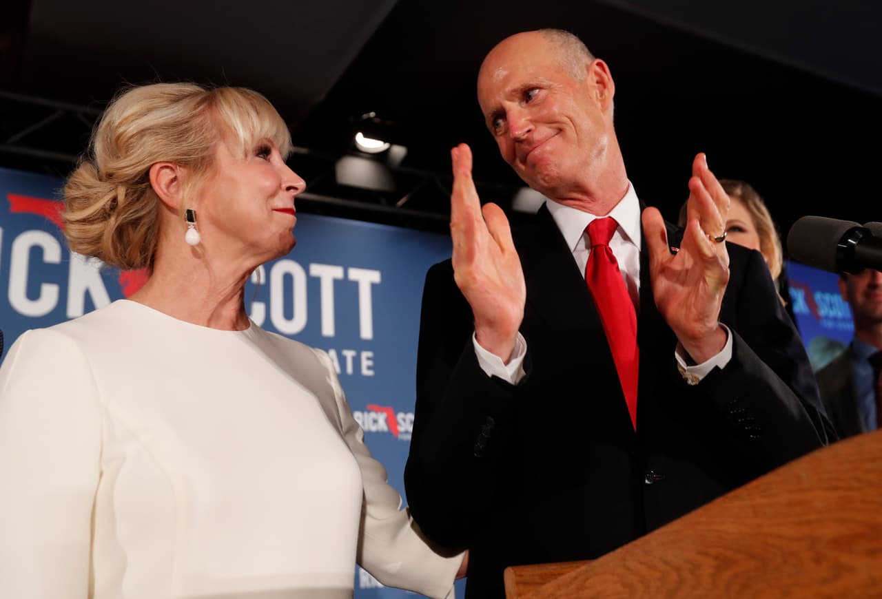 Las elecciones para el puesto de senador y gobernador en Florida se encuentran en pleno proceso de reconteo. De mantenerse el escrutinio inicial el republicano 
<b>Rick Scott</b> impediría la reelección del senador demócrata Bill Nelson, quien mantuvo el puesto durante 18 años