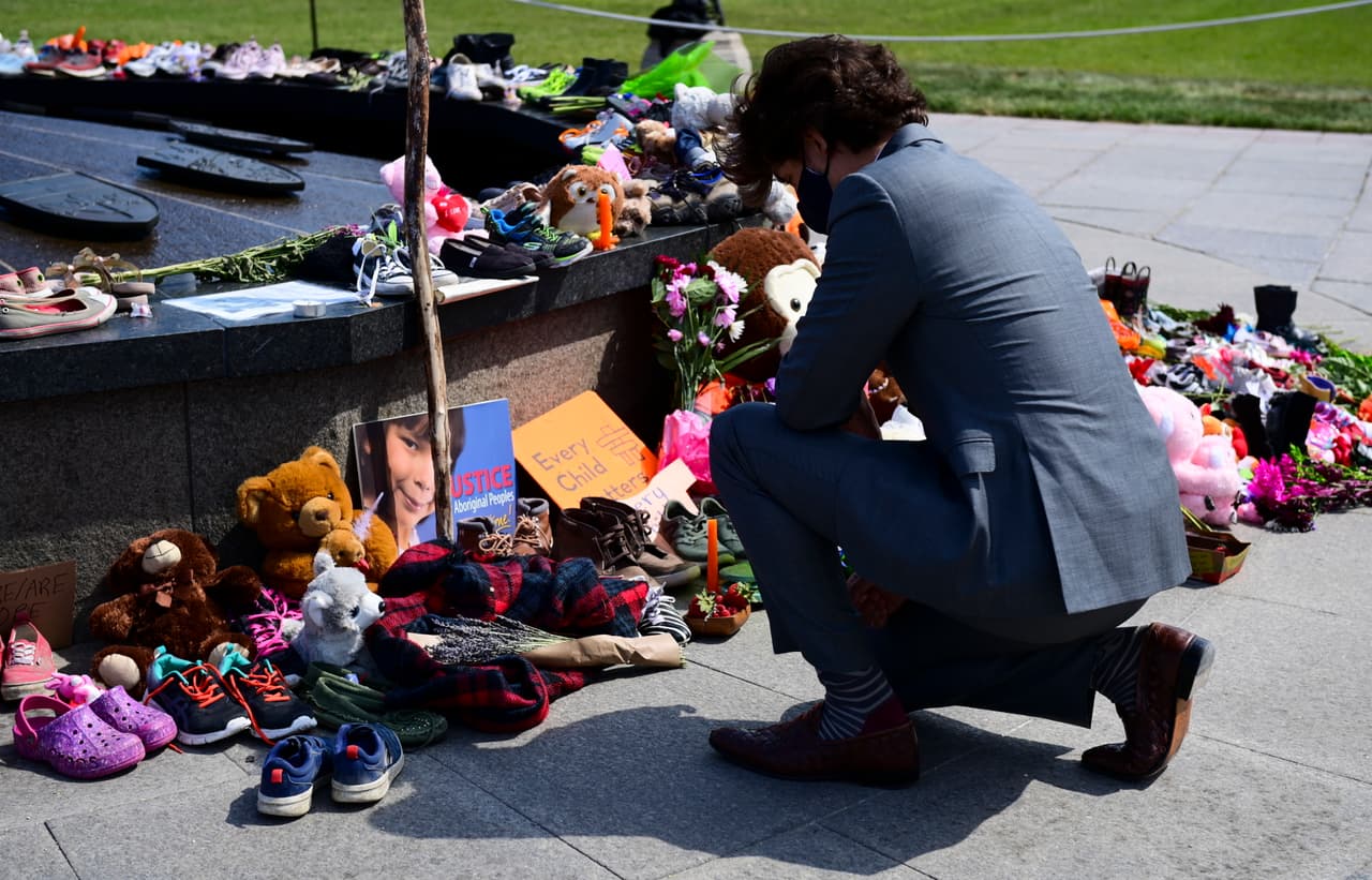 Trudeau dice que el Papa debe disculparse en suelo canadiense por los abusos en internados gestionados por la Iglesia católica