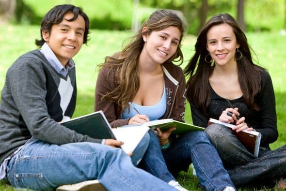 Si tus calificaciones no son de A, sino más bien de B o C, y quieres estudiar en una buena institución, considera alguna de estas universidades.