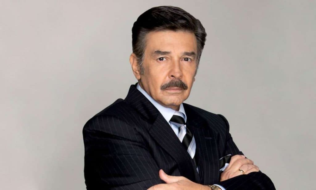 <b>Jorge Ortiz de Pinedo</b> es otro importante comediante que se lanzó a la fama en los años ochenta gracias a su serie de televisión, 
<b>Dr. Cándido Pérez</b>.