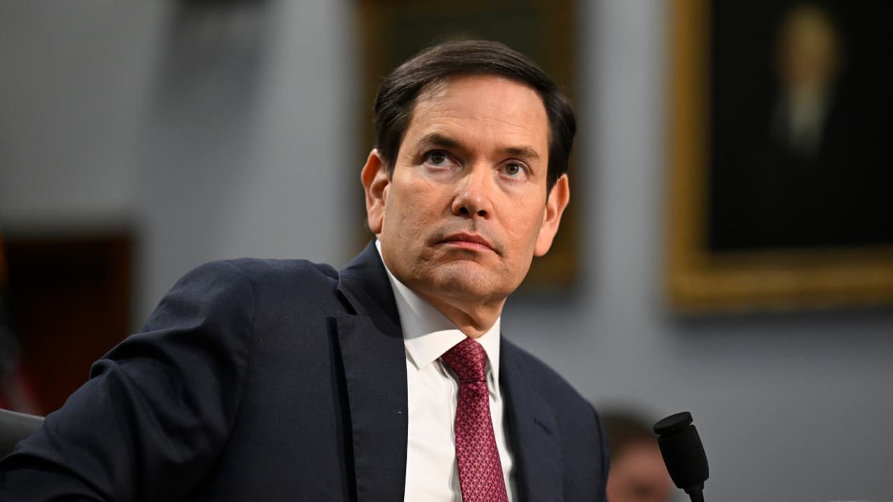 Suplantan a Marco Rubio con inteligencia artificial: el impostor se contactó con varios funcionarios