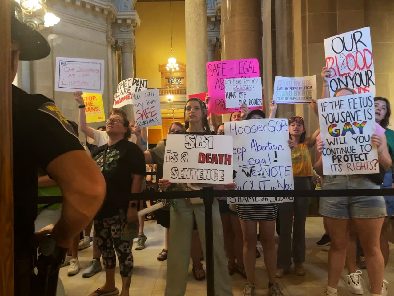 La legislatura de Indiana aprueba prohibir la mayoría de los abortos, es el primer estado desde el fallo que anuló Roe v. Wade