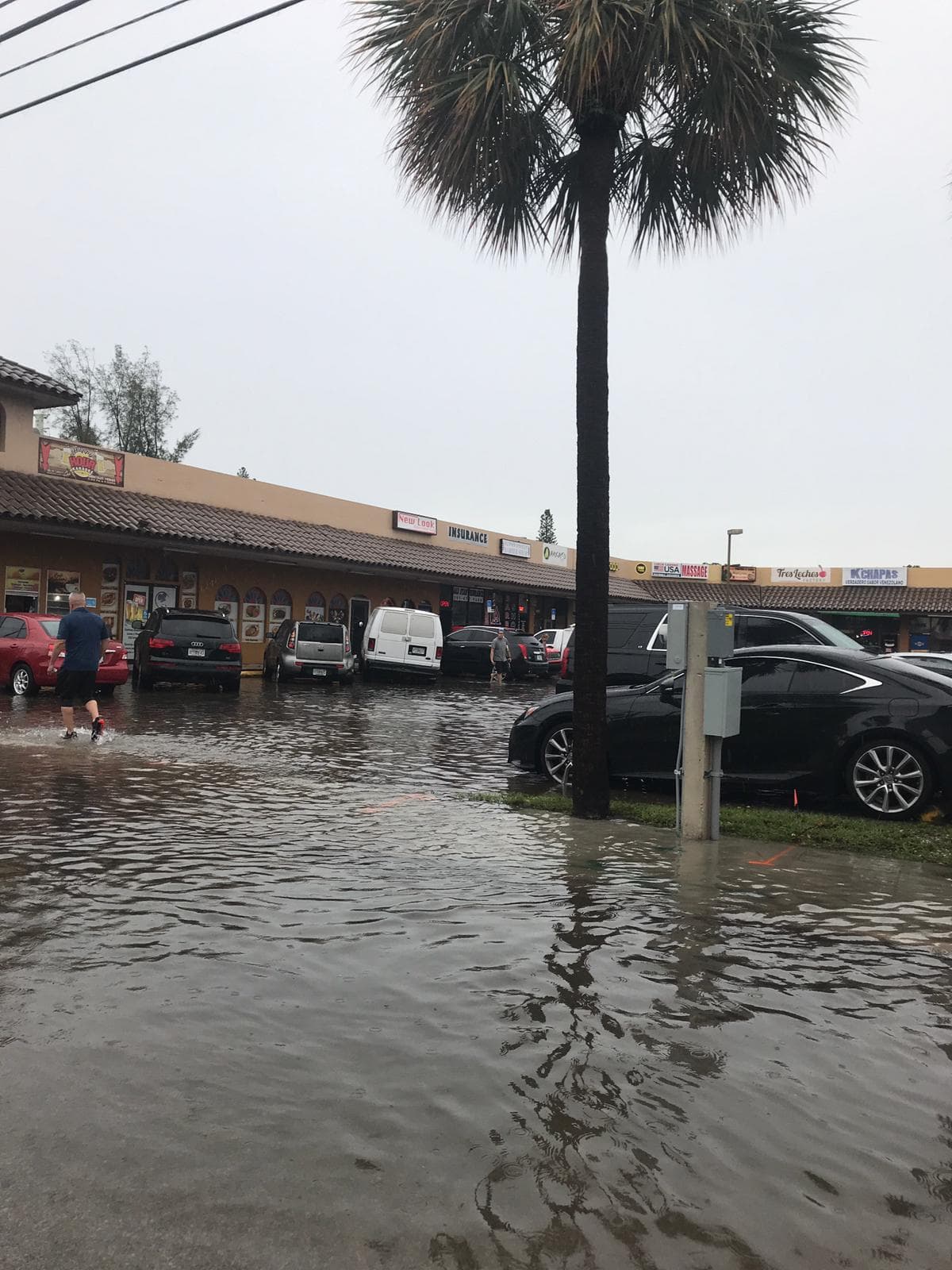 El Servicio Metereológico Nacional alertó de inundaciones en el norte del condado Miami-Dade el lunes en horas de la tarde.
