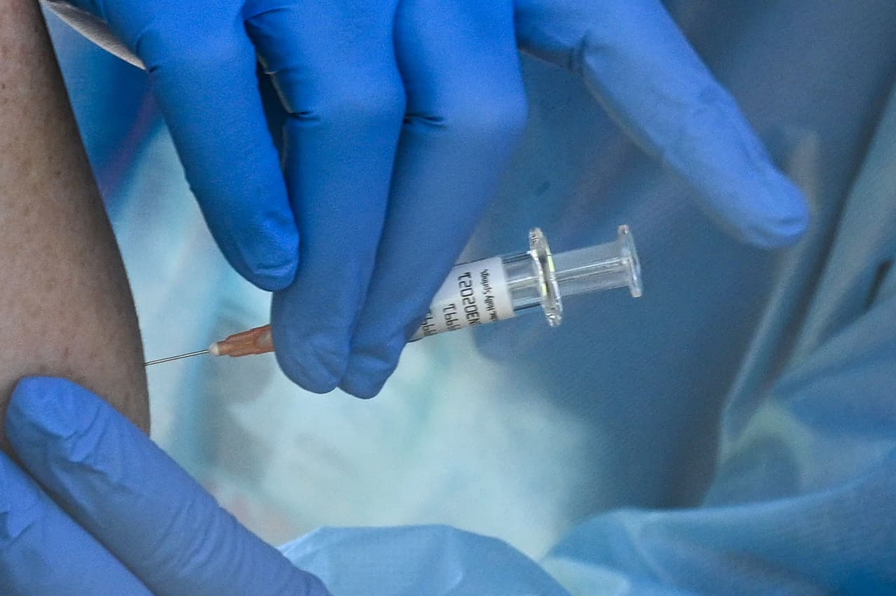 Las vacunas llegan en momentos que autoridades de Austin contemplan un toque de queda debido al aumento drástico de casos de coronavirus y hospitalizaciones en la región.