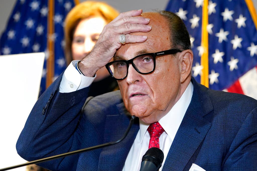 Washington DC también suspende la licencia de abogado a Giuliani por falsas alegaciones sobre "fraude electoral" 