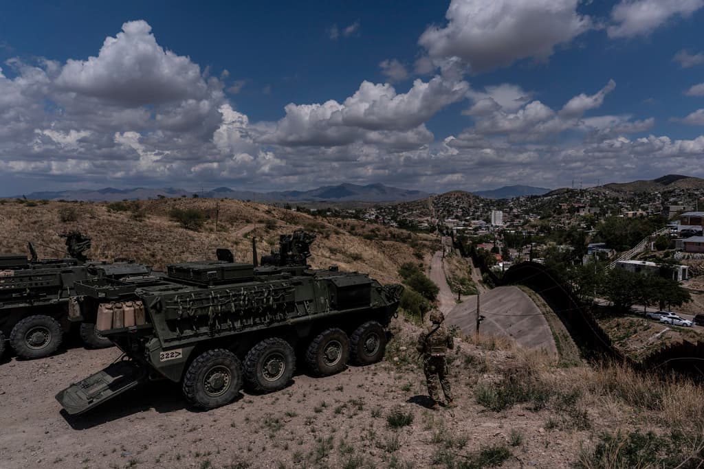 Detienen a hombre escalando el muro entre EEUU y México: con Trump, el Ejército da la voz de alerta