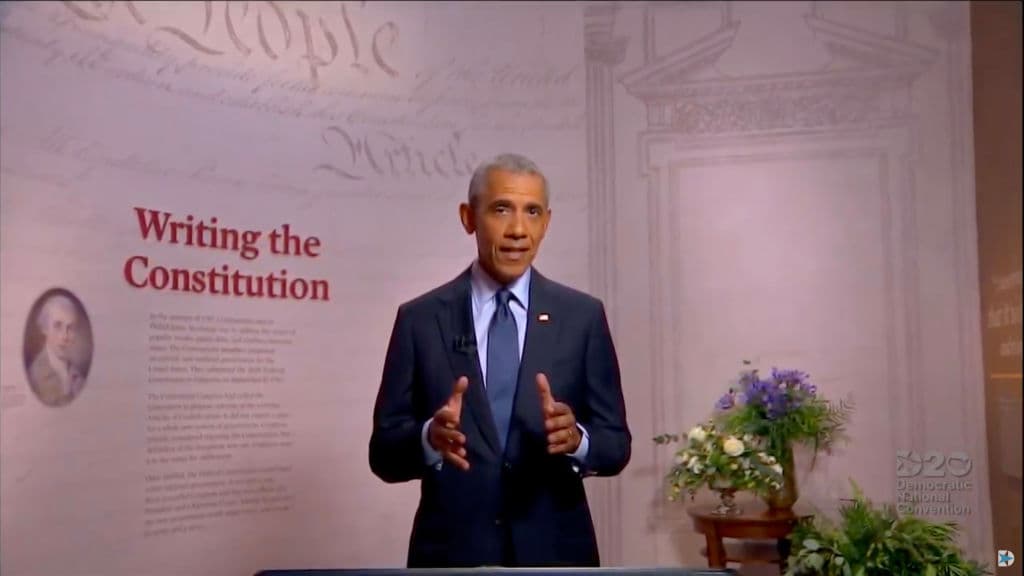 El exmandatario Barack Obama intenta persuadir a los indecisos a votar por Joe Biden. "Joe y vo vinimos de lugares diferentes y generaciones diferentes. Pero lo que empecé a admirar de él rápidamente fue su resistencia, producto de harto esfuerzo; su empatía, producto de bastante luto", comentó Obama.