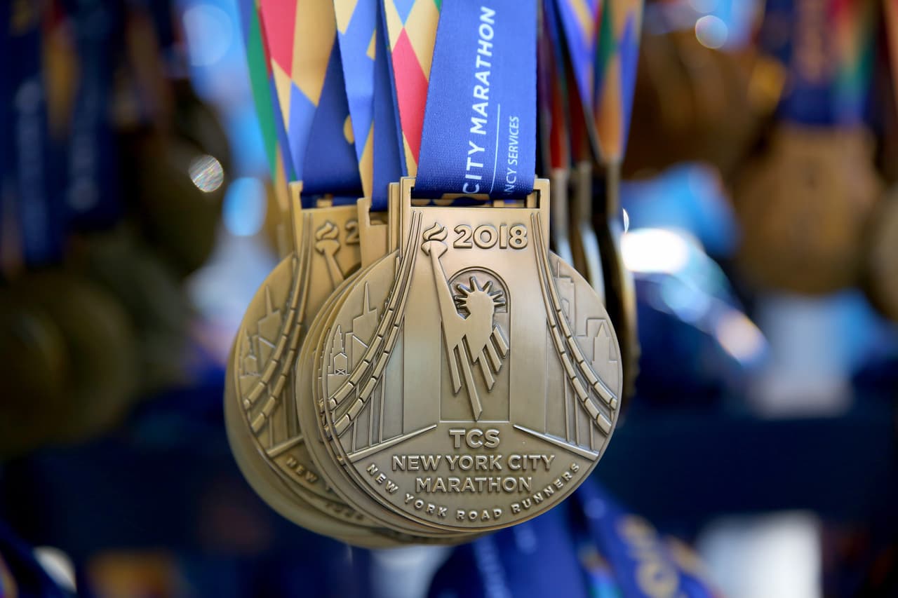 Estas son las medallas que reciben los participantes al finalizar el Maratón de Nueva York 2018