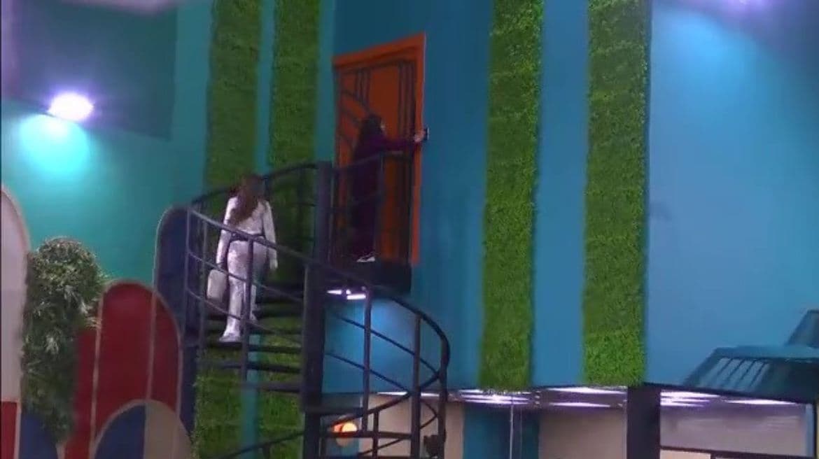 La suite se encuentra en la parte superior subiendo a través del patio