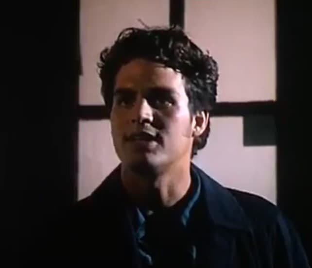 <b>Mark Ruffalo</b>
<br>El actor que da vida a Bruce Banner, también conocido como Hulk, tuvo su primera aparición en una película en el año 1994. Se trata de una historia de terror llamada 'Mirror, Mirror 2: Raven dance' en la que Ruffalo interpretó el papel de 'Christian'.