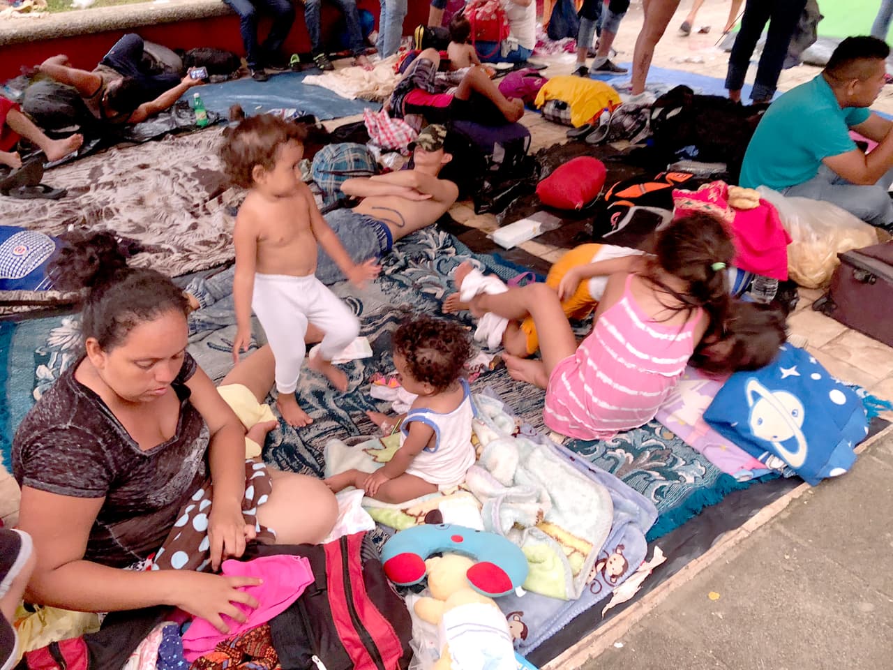 Según algunos medios, al llegar a México había unos 2,000 niños en la caravana.