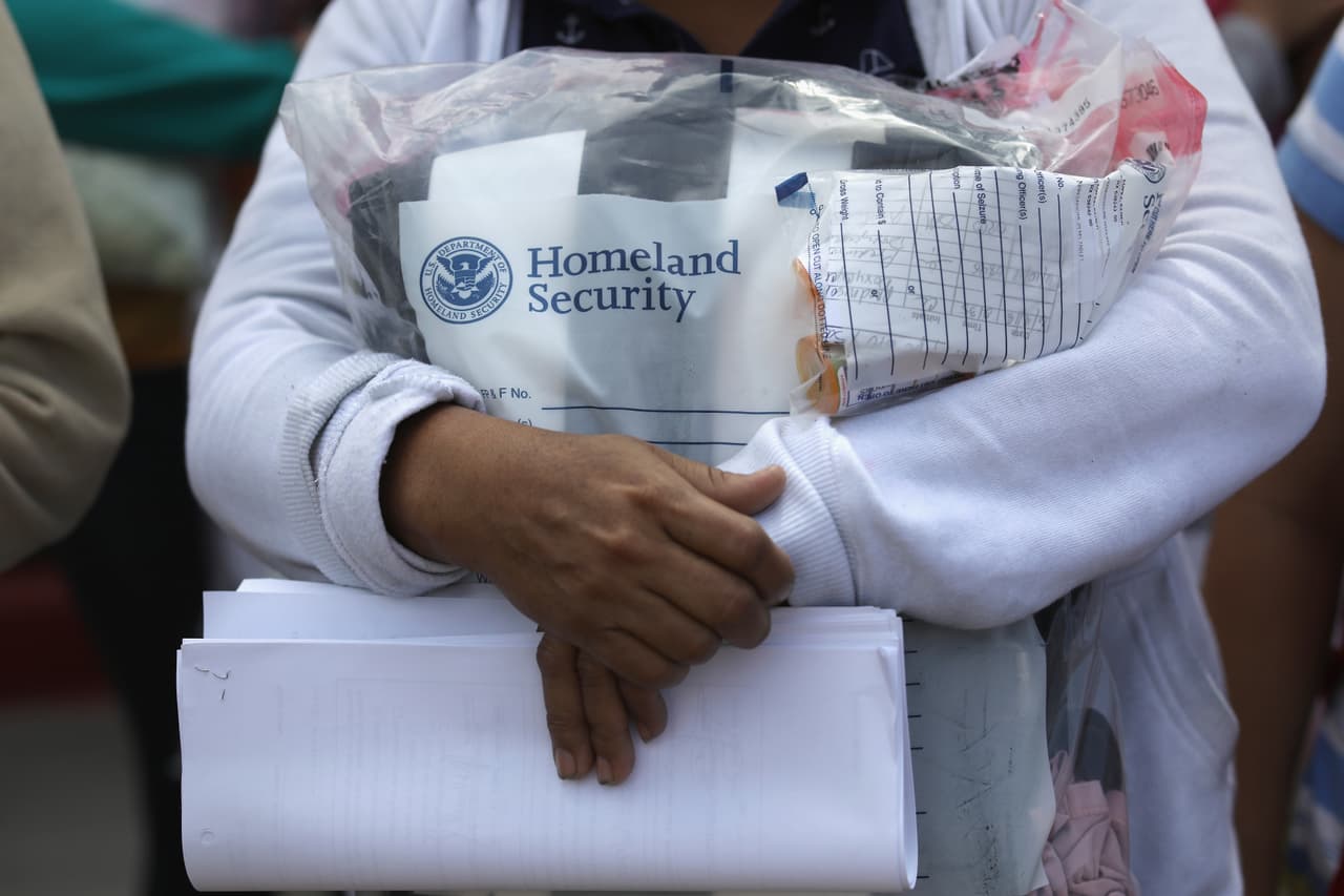 La cola sigue creciendo: Corte de Inmigración acumula más de 1.8 millones de casos