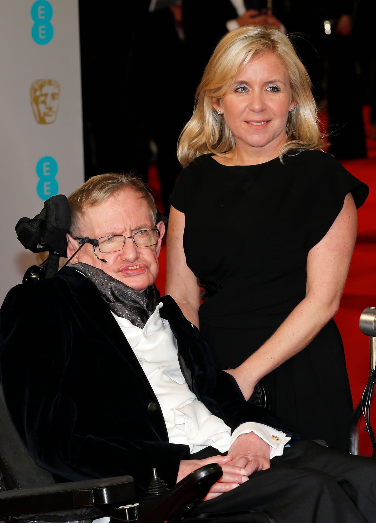 Junto a su hija Lucy al llegar a la los premios británicos al cine y el arte (BAFTA, por sus siglas en inglés) en el Royal Opera House en Londres, el 8 de febrero de 2015.