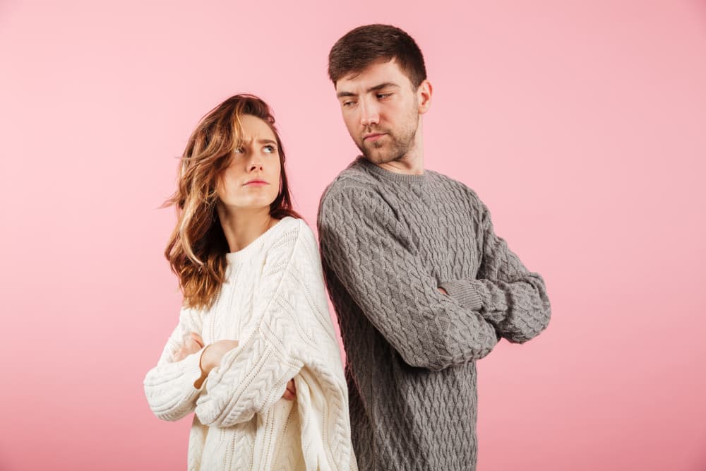 Según la astrología china estos son los signos menos compatibles entre sí, la verdadera némesis o nadir que convierten la relación en algo insoportable. Por supuesto, cuando hay amor y deseos de superar esas dificultades lo podemos conseguir, solo que nos costará mucho más trabajo que si no fuera así.