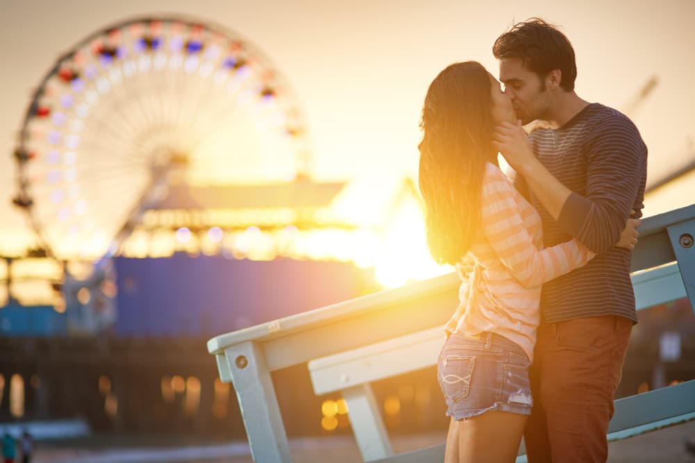 También está relacionada con los placeres, la diversión, los afectos íntimos, de los romances. Esta casa está asociada con el signo de Leo, el quinto signo del zodíaco.