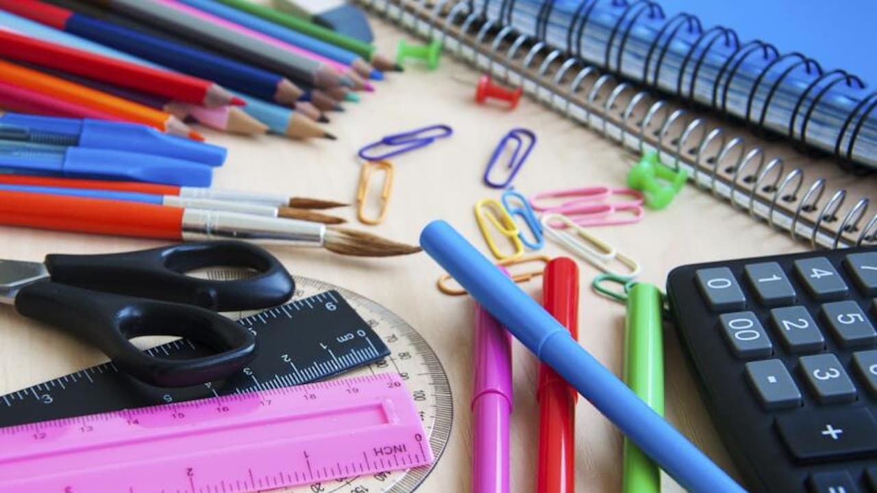 Repartirán útiles escolares esta semana de manera gratuita en Gage Park