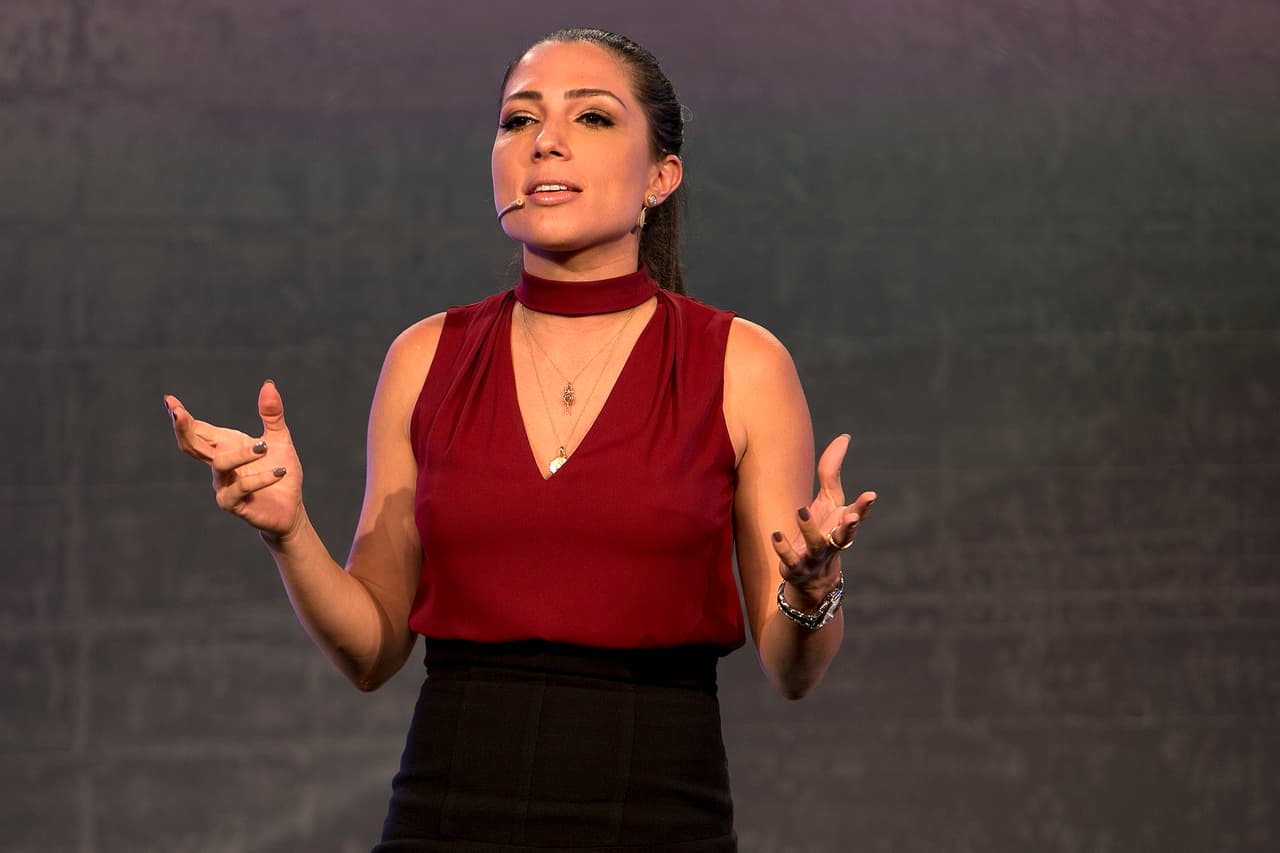 Alexandra Lúgaro es la candidata a la gobernación por el 
<a href="https://www.univision.com/temas/movimiento-victoria-ciudadana">Moviemiento Victoria Ciudadana</a>. Durante el pasado cuatrienio Lúgaro aspiró a la gobernación de manera independiente.