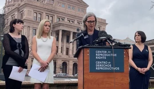 Mujeres afectadas por las leyes del aborto presentan demanda contra el estado de Texas