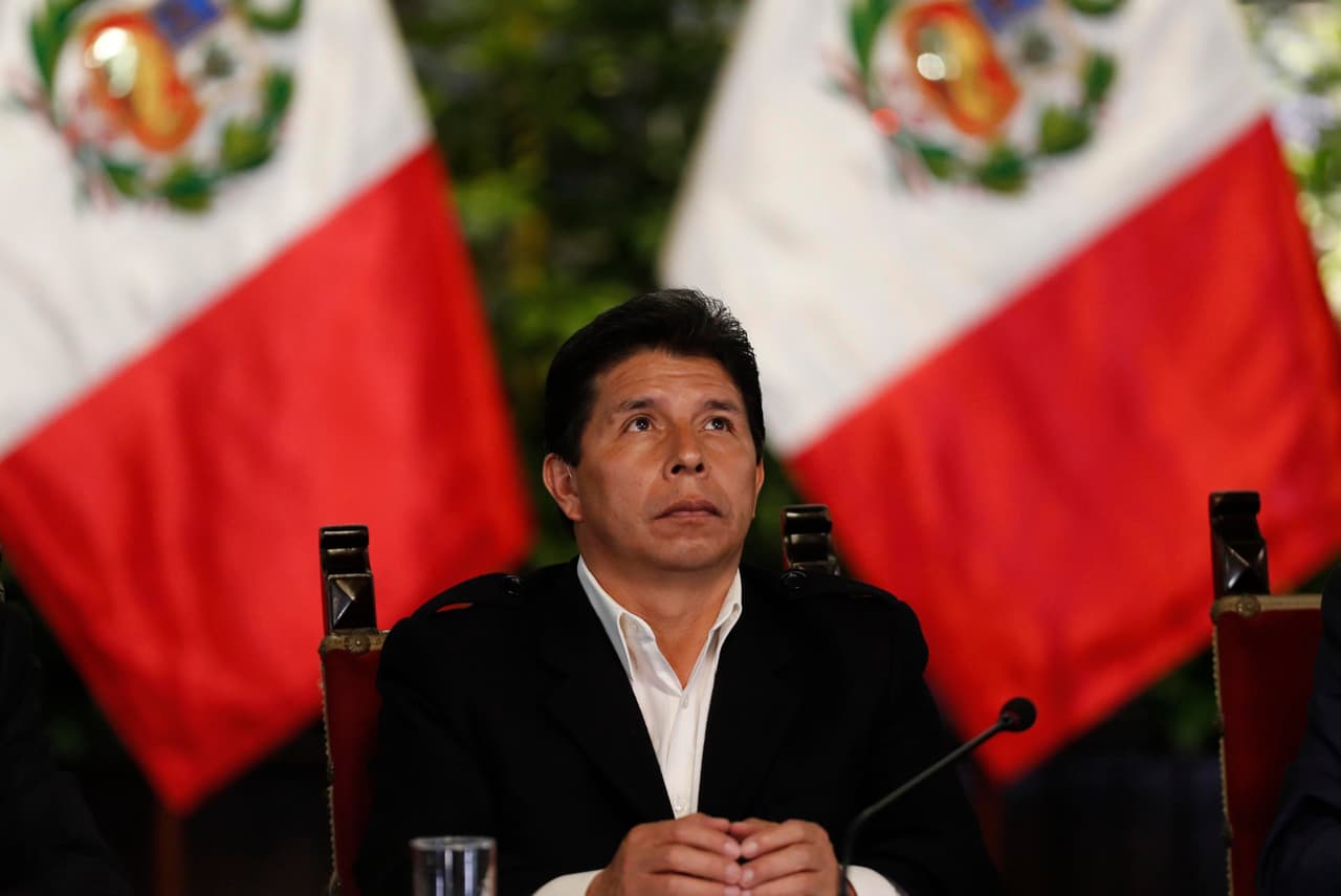 Juez rechaza la apelación del expresidente peruano Pedro Castillo y ordena que siga detenido 
