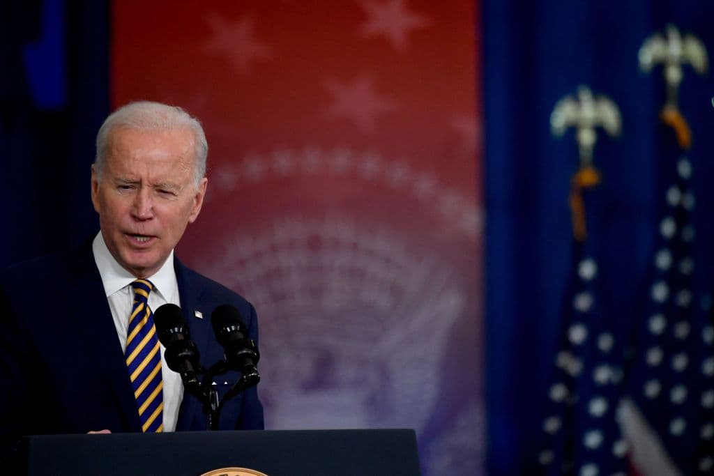 Biden firma una orden ejecutiva para regular las criptomonedas y estudiar la creación del dólar digital