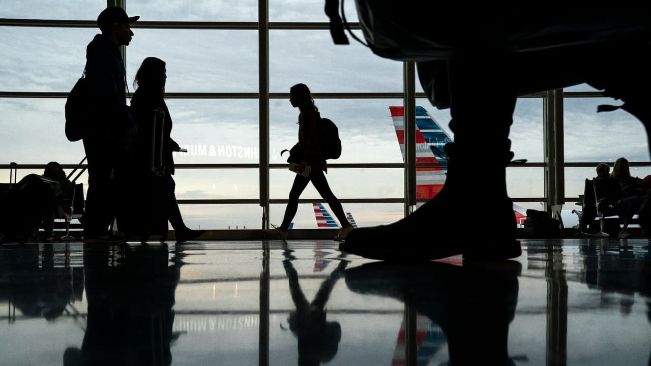 Aeropuerto Internacional de Orlando con demoras de hasta 75 minutos por mal tiempo