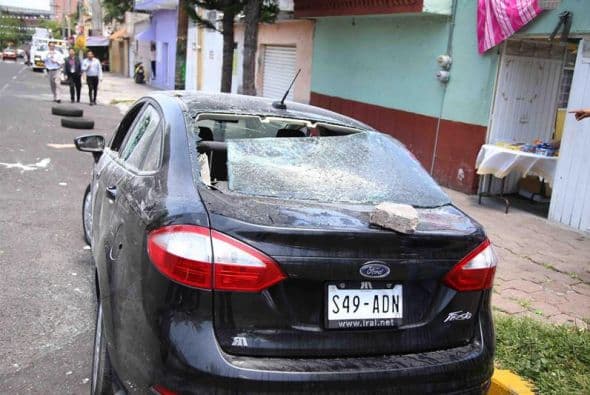 Un vehículo en Ciudad de México, averiado el 28 de julio de 2015 por presuntamente prestar el servicio de taxi a través de la aplicación Uber.