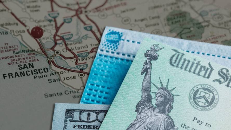 Finalmente, existe un requisito de residencia para ser elegible. Es decir que no sólo debiste presentar tu 
<a href="https://www.univision.com/local/sacramento-kuvs/cheque-ayuda-inflacion-california-declaracion-impuestos">declaración anual</a> en el estado, sino también 
<b>comprobar que has vivido en California</b> por lo menos durante seis meses del año fiscal 2020.
<br>
<br>Además de ser residente del estado al momento de la emisión del pago.
