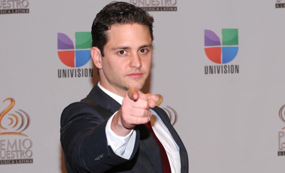 <b><a href="https://www.univision.com/famosos/christopher-uckermann-presenta-a-su-nueva-novia-mientras-su-ex-se-alista-para-casarse-fotos" target="_blank">Christopher Uckermann</a> </b>fue otro de los integrantes que mostró sus condolencias al enterarse. 
<br>