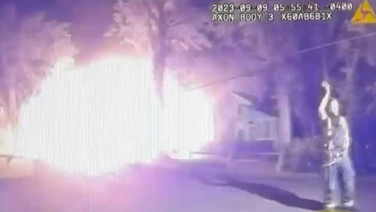 Casa explota por acumulación de gas tras accidente vehicular en Oneida Nueva York