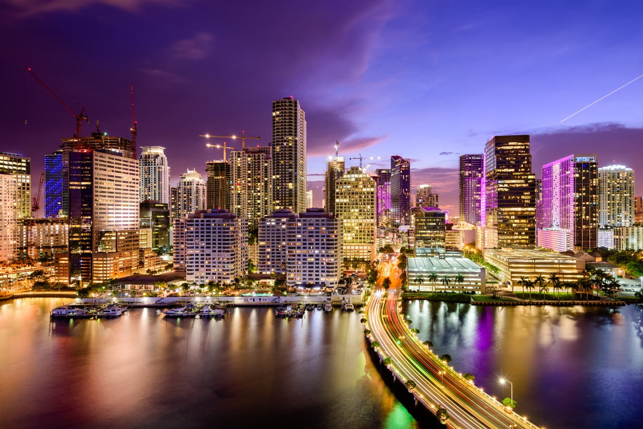 <h3 class="cms-H3-H3"><b>Miami, Florida </b></h3>
<br>
<br>
<b>Reducción del tráfico vehicular: </b>36%
<br>
<b>Reducción promedio en el estado de Florida: </b>25%