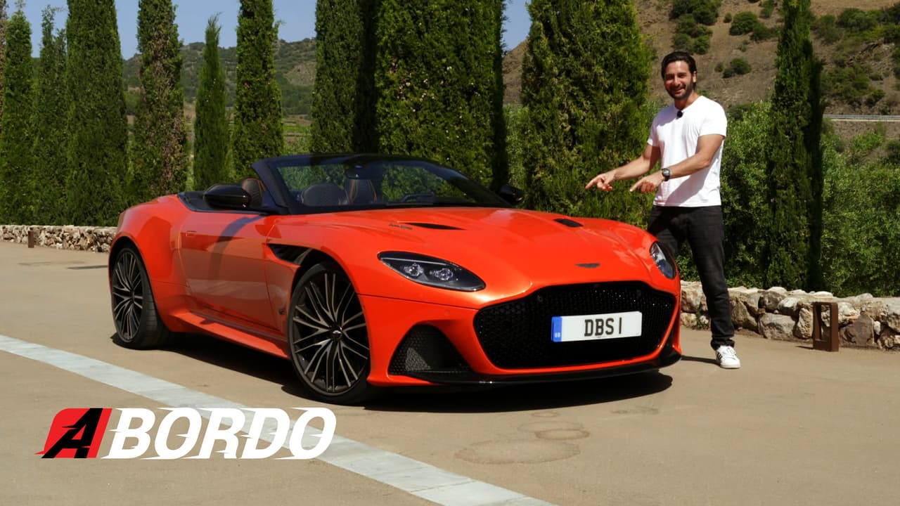 <u><b>Contenido relacionado</b></u>
<br>
<br>Conoce todos los detalles del Aston Martin DBS Superleggera Volante 2020, el convertible de 4 plazas más rápido del mundo. Su motor V12 twin-turbo es capaz de propulsarlo hasta 211 mph (338 km/h). Jaime Gabaldoni nos cuenta su experiencia #ABordo de este bellísimo super-convertible.