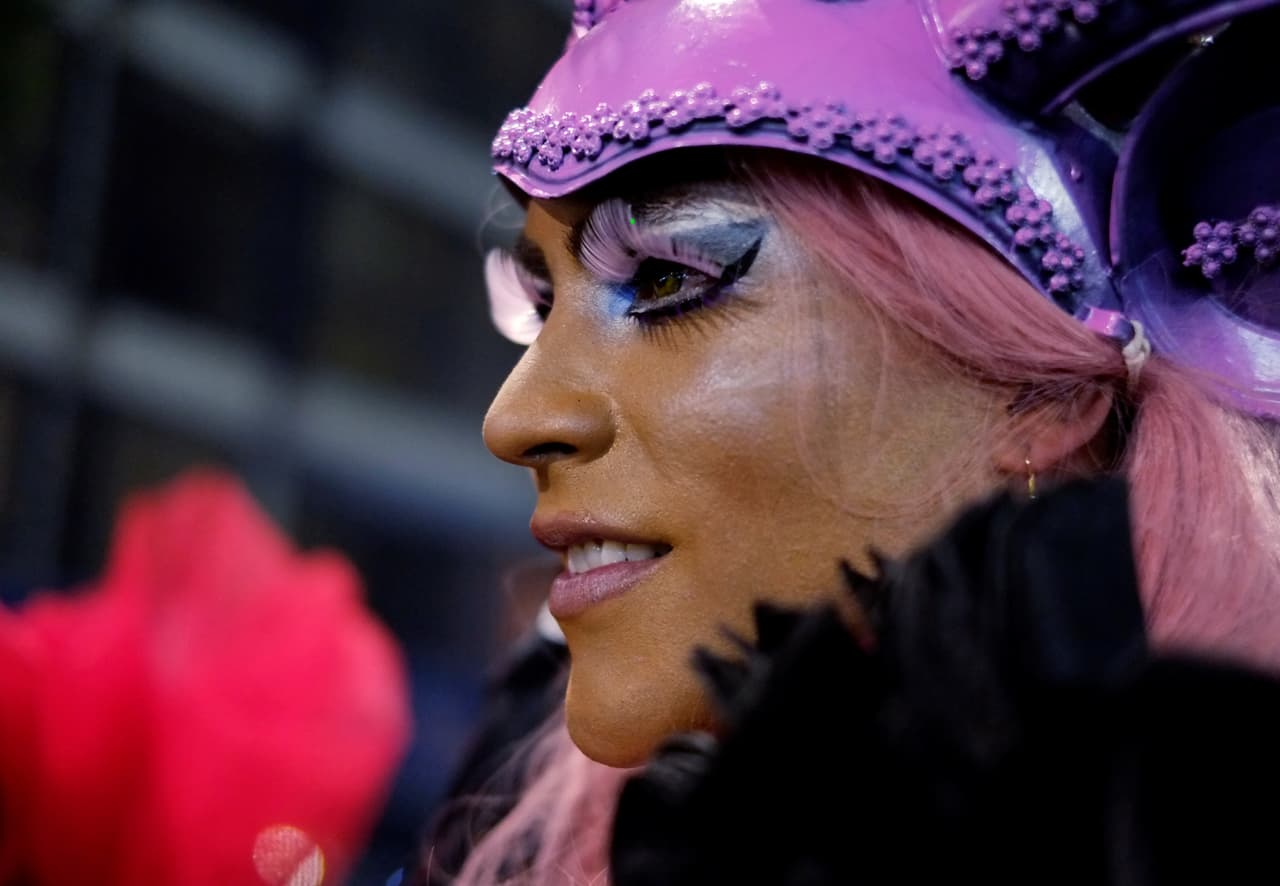 Uno de los participantdx del desfile que se realizó este sábado en La Paz, Bolivia.