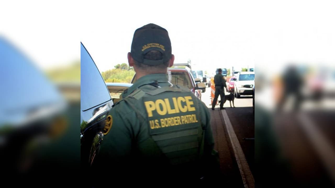 Arrestos en la frontera sur registran el nivel más bajo durante el gobierno de Biden