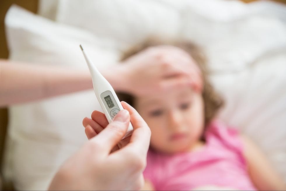 <b>Quedarte en casa si estás enfermo</b>
<br>
<br>También aplica patra tus hijos. Esto impedirá que se contagien otras personas.